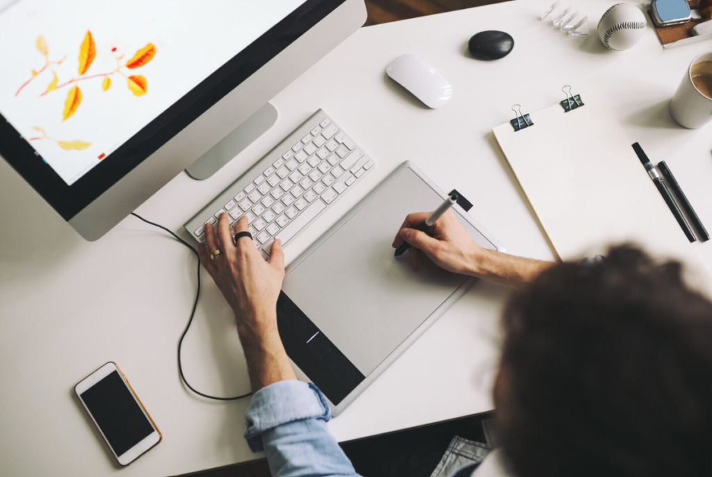 Graphic Design and UI/UX: Understanding the Key Differences 1 graphic